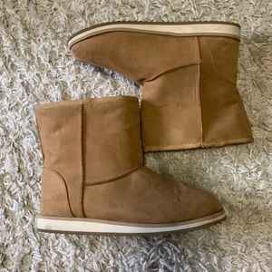 Gently used boots. Cute & comfortable. Just in time for the school year.